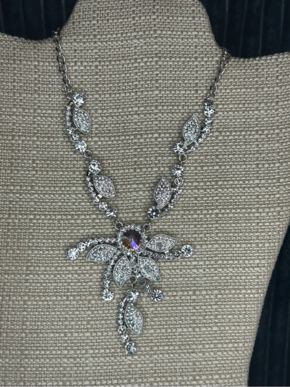 Source Unknown Silver Leaf Crystal Necklace with Aurora Center Stone